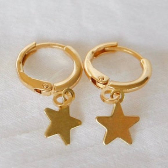 Jewelry - 💋✨HP✨NEW Star Gold Drop Earrings